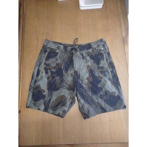 Roark Boardshorts Mens Size 34 Olive Green Black  floral camo Lightweight